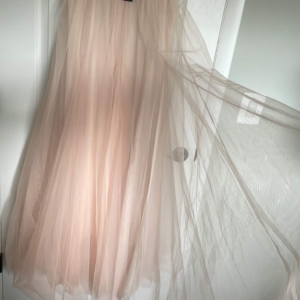 BCBG MAXAZARIA TULLE AND CRYSTAL GOWN NWT - Picture 4 of 4
